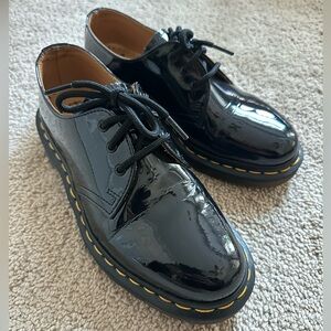 Dr Martens black lacquered womens oxfords 1461 size 7
